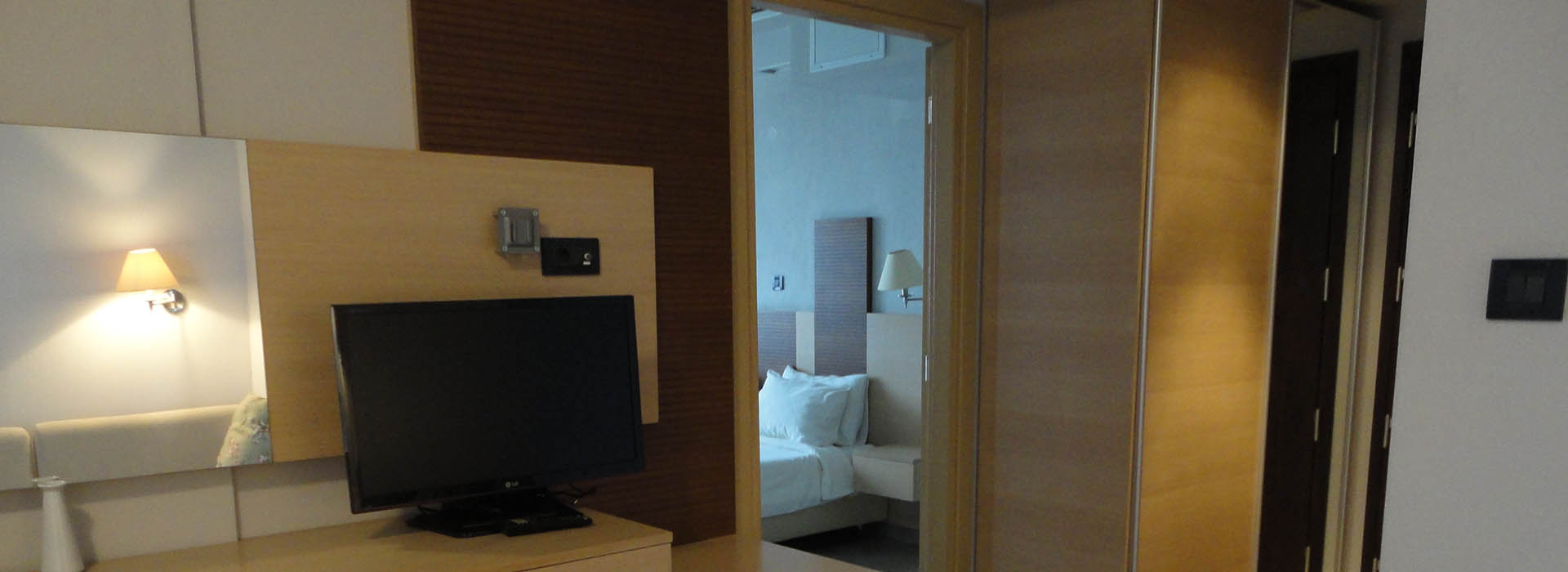 Rooms__Suites_5_copy